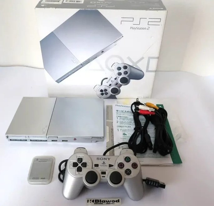 PlayStation 2 Slim (Satin Silver) — náhled 2